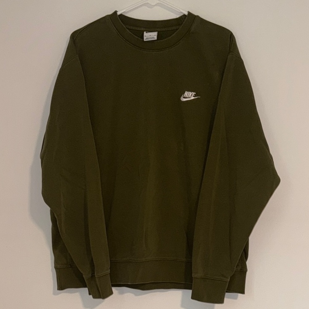 Nike Dark Green Crewneck Modern Casual